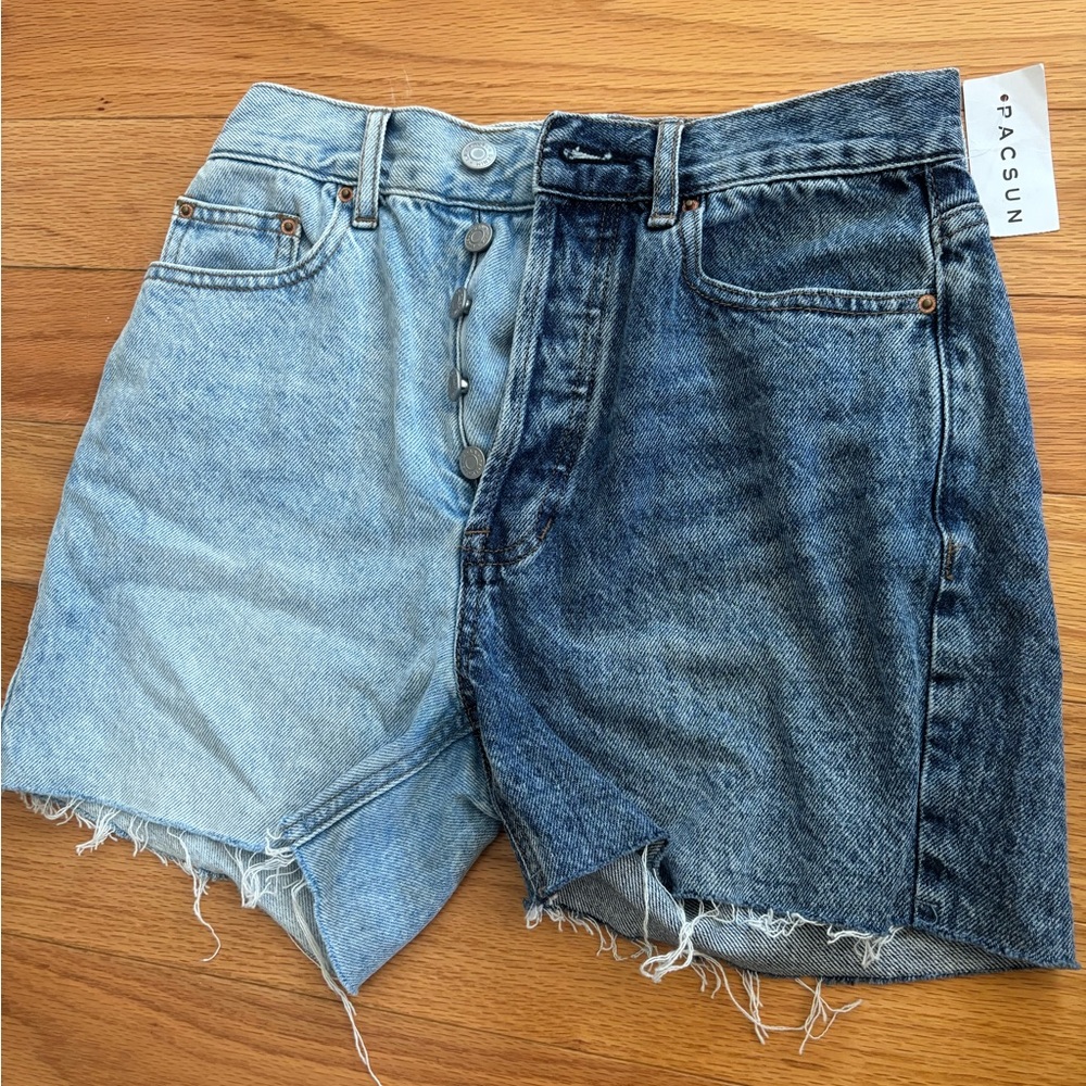 Pacsun 90s girlfriend Jean shorts size 25 never worn